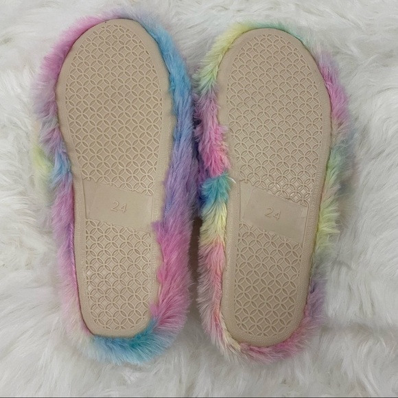 Nwot Sleepy Unicorn Rainbow Plush Slide-On Slippers - Picture 2 of 2